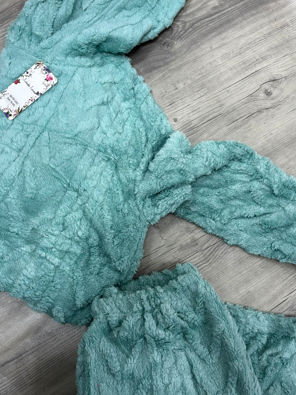 Pijama en dos piezas y capucha de dama