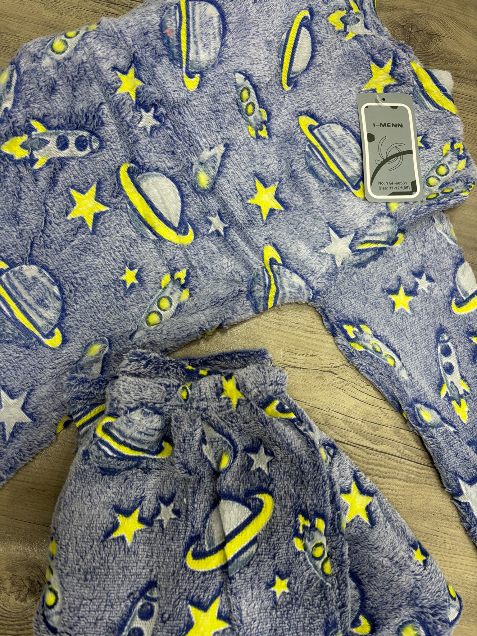 Pijama luminoso de niño