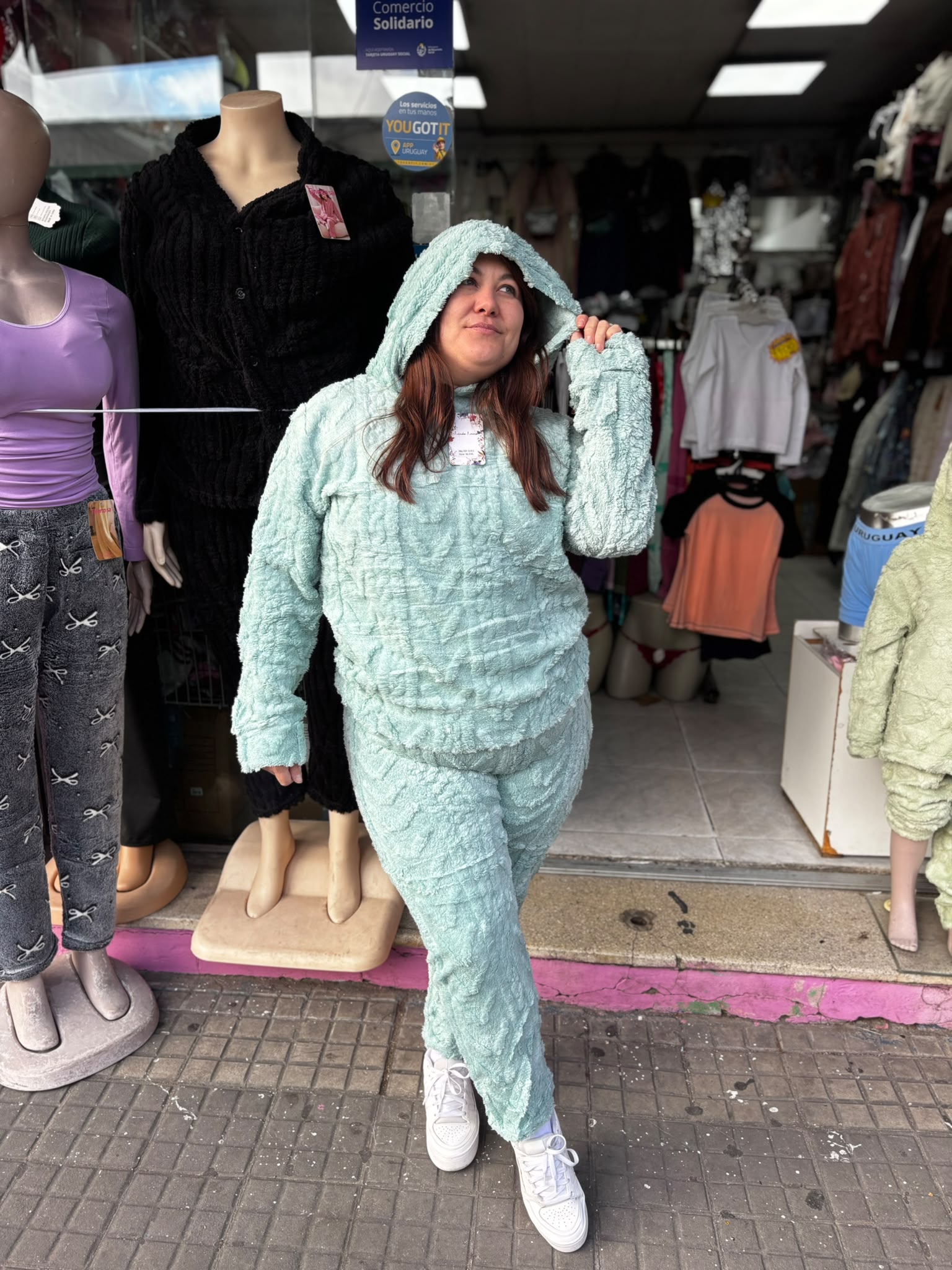Pijama en dos piezas y capucha de dama