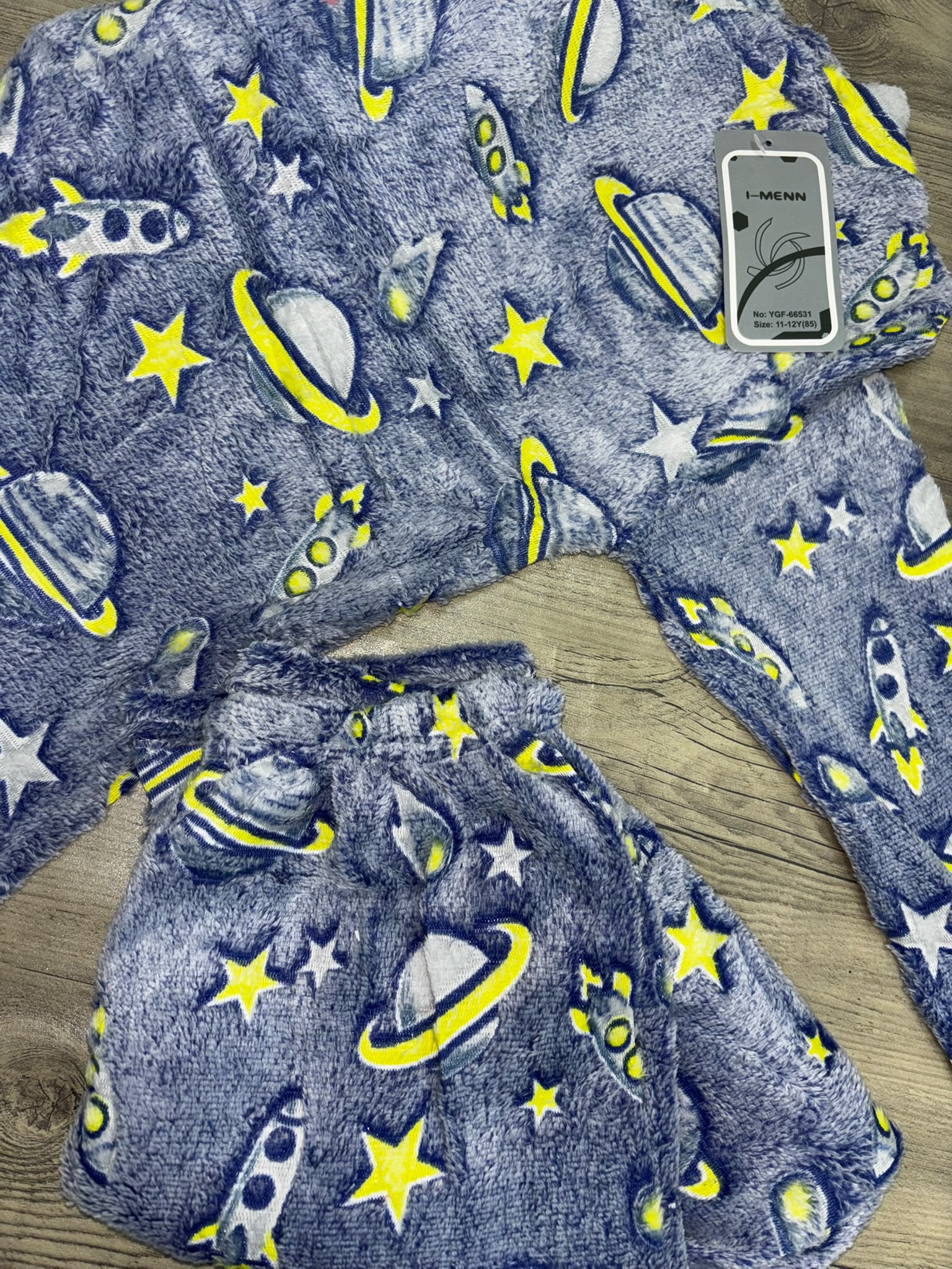 Pijama luminoso de niño
