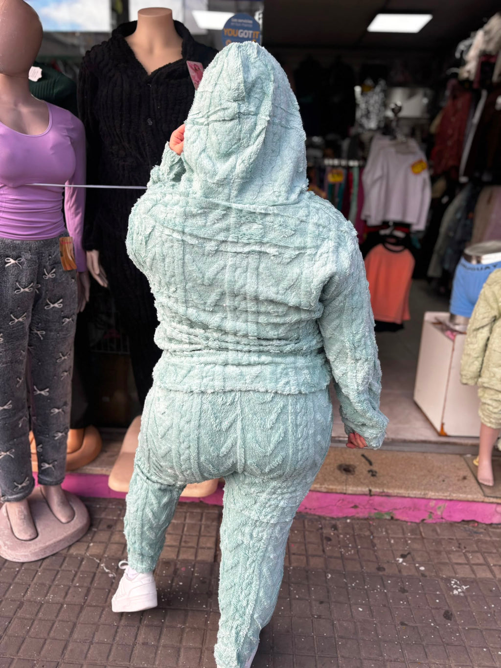 Pijama en dos piezas y capucha de dama